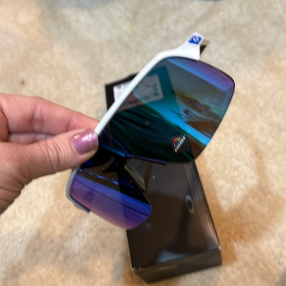 Oakley Sutro Light in Matte White and prism sapphire - Picture 3 of 4